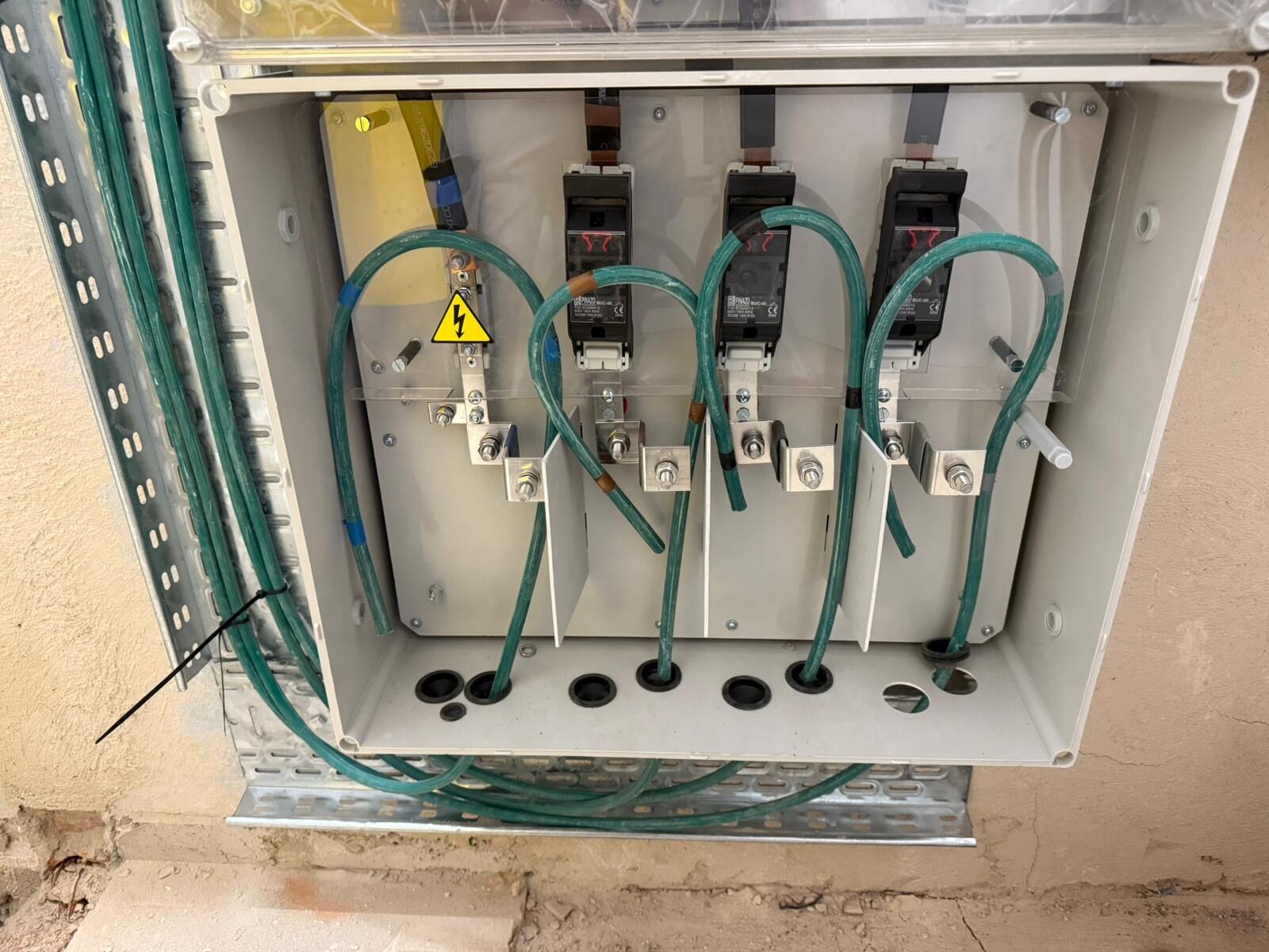 Cuadro eléctrico trifásico industrial
