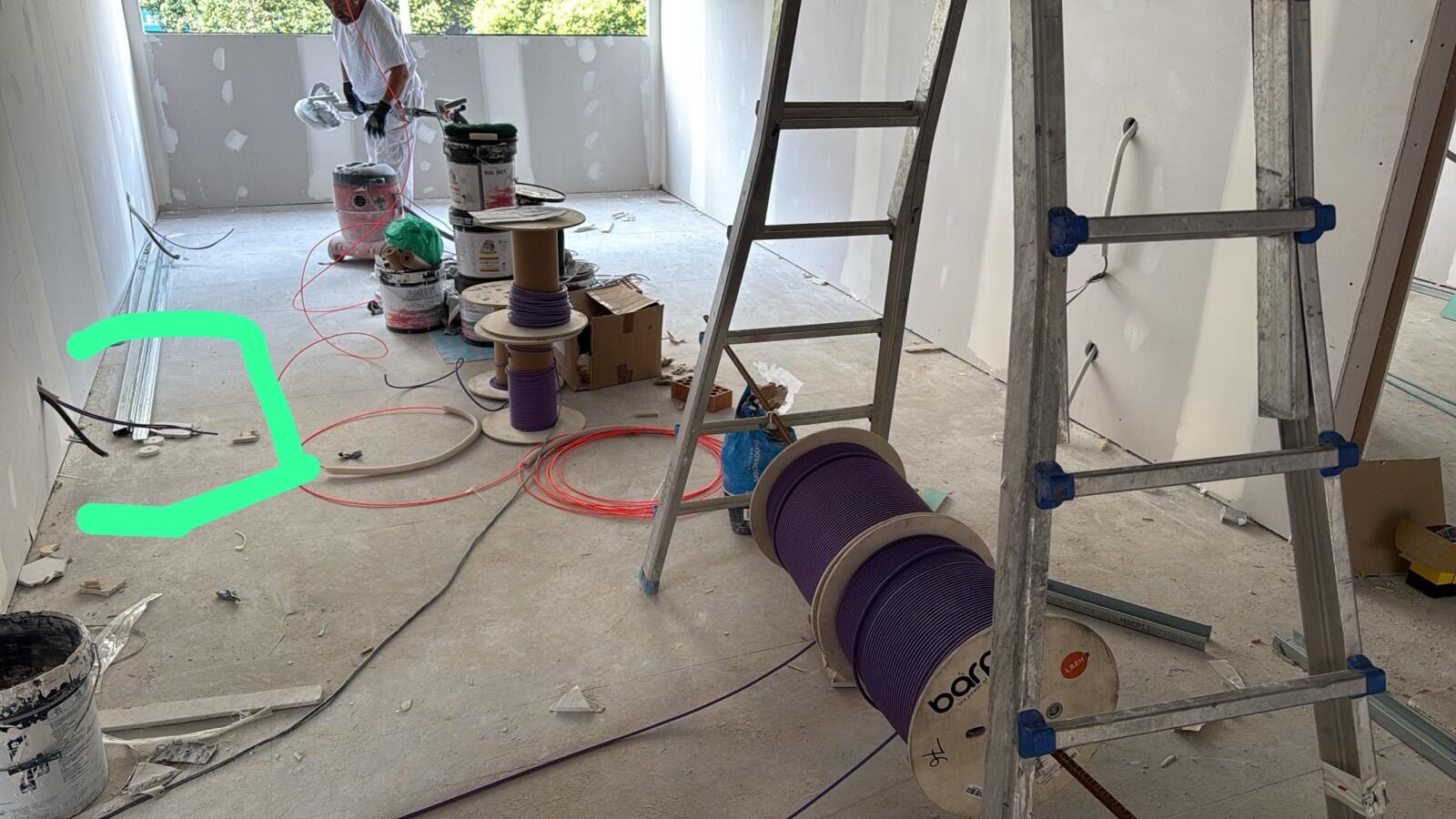 Trabajo de instalación eléctrica en vivienda